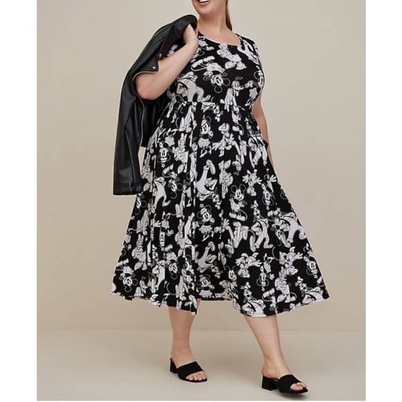 TORRID NWT DISNEY MICKEY & FRIENDS MIDI FIT & FLARE SKATER DRESS - BLACK MULTI - Picture 1 of 5